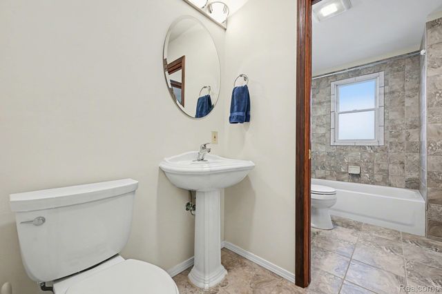 1516 Jewett Unit 1 & 2 Street Sw, Ann Arbor, MI 48104