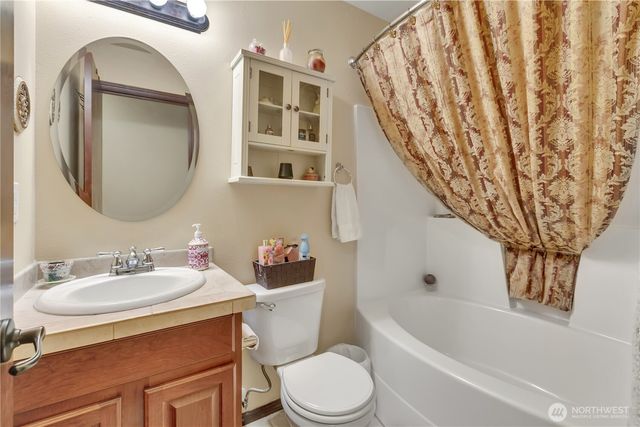 11426 178th Avenue Ct E, Bonney Lake, WA 98391