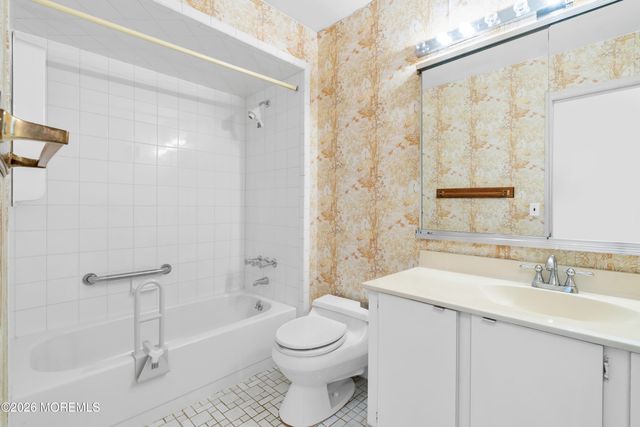 13 Mountain Ridge Drive, Cedar Grove, NJ 07009