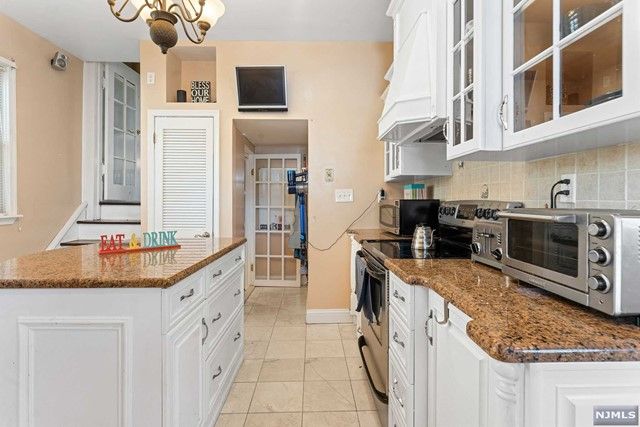 206 Mortimer Avenue, Rutherford, NJ 07070