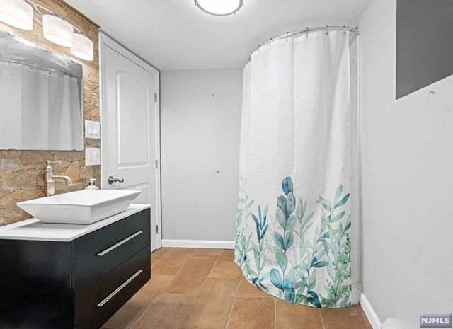 206 Mortimer Avenue, Rutherford, NJ 07070