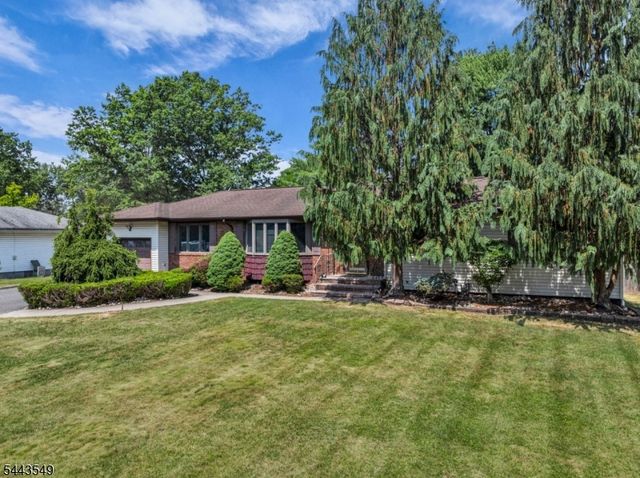 77 Schwinn Dr, Clark Twp., NJ 07066