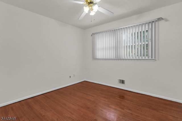 77 Schwinn Dr, Clark Twp., NJ 07066