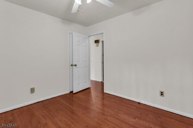 77 Schwinn Dr, Clark Twp., NJ 07066