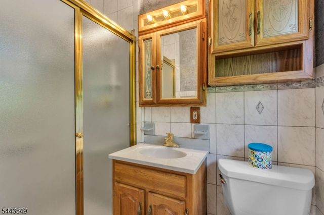 77 Schwinn Dr, Clark Twp., NJ 07066