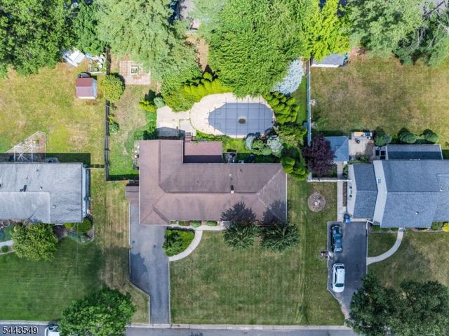 77 Schwinn Dr, Clark Twp., NJ 07066