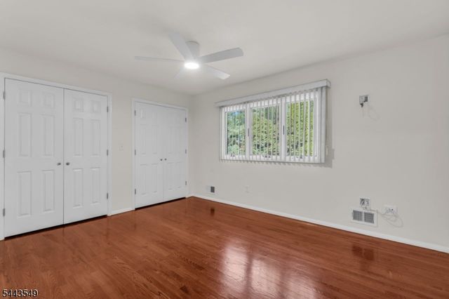 77 Schwinn Dr, Clark Twp., NJ 07066