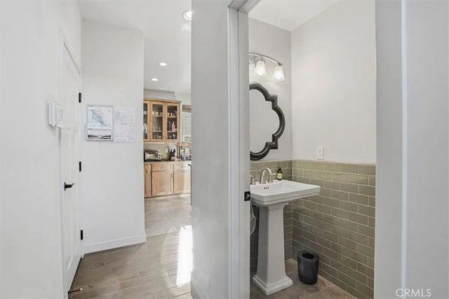 879 Islay, San Luis Obispo, CA 93401