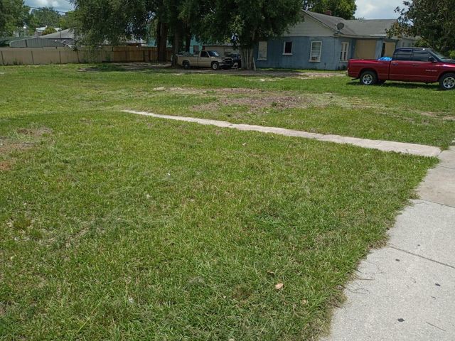 15 W SESSOMS AVENUE, Lake Wales, FL 33853