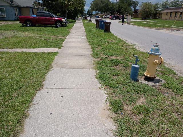 15 W SESSOMS AVENUE, Lake Wales, FL 33853