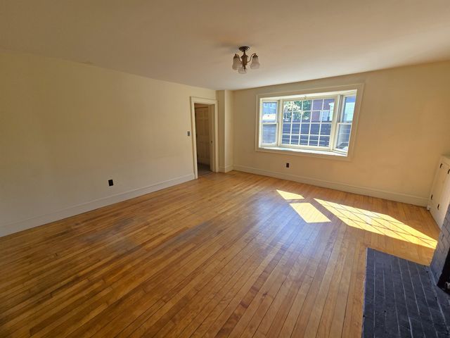54 Linden Street, Brattleboro, VT 05301