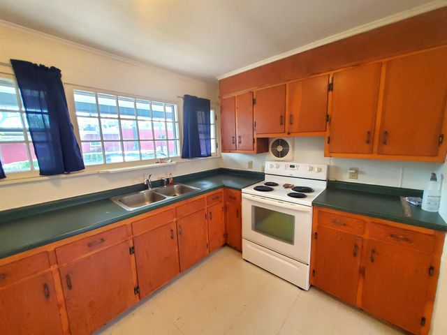 54 Linden Street, Brattleboro, VT 05301