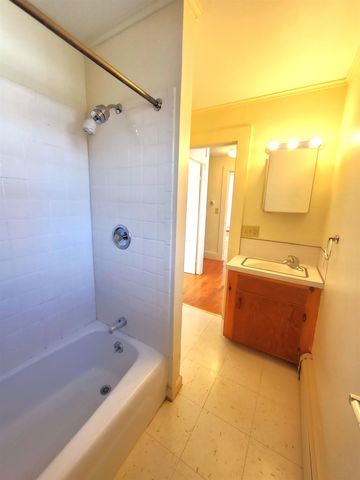 54 Linden Street, Brattleboro, VT 05301