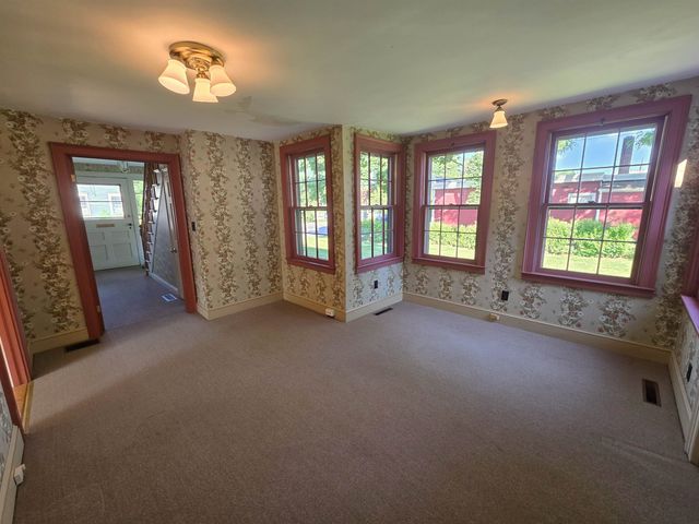 54 Linden Street, Brattleboro, VT 05301
