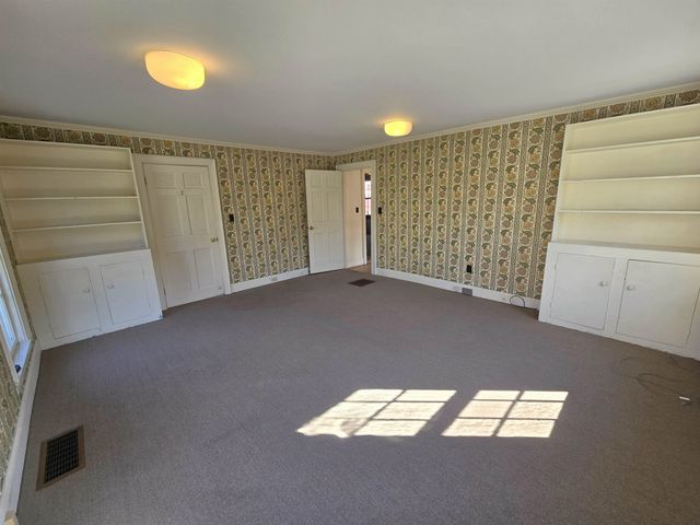 54 Linden Street, Brattleboro, VT 05301