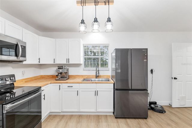 1301 SW 4TH AVENUE, Trenton, FL 32693