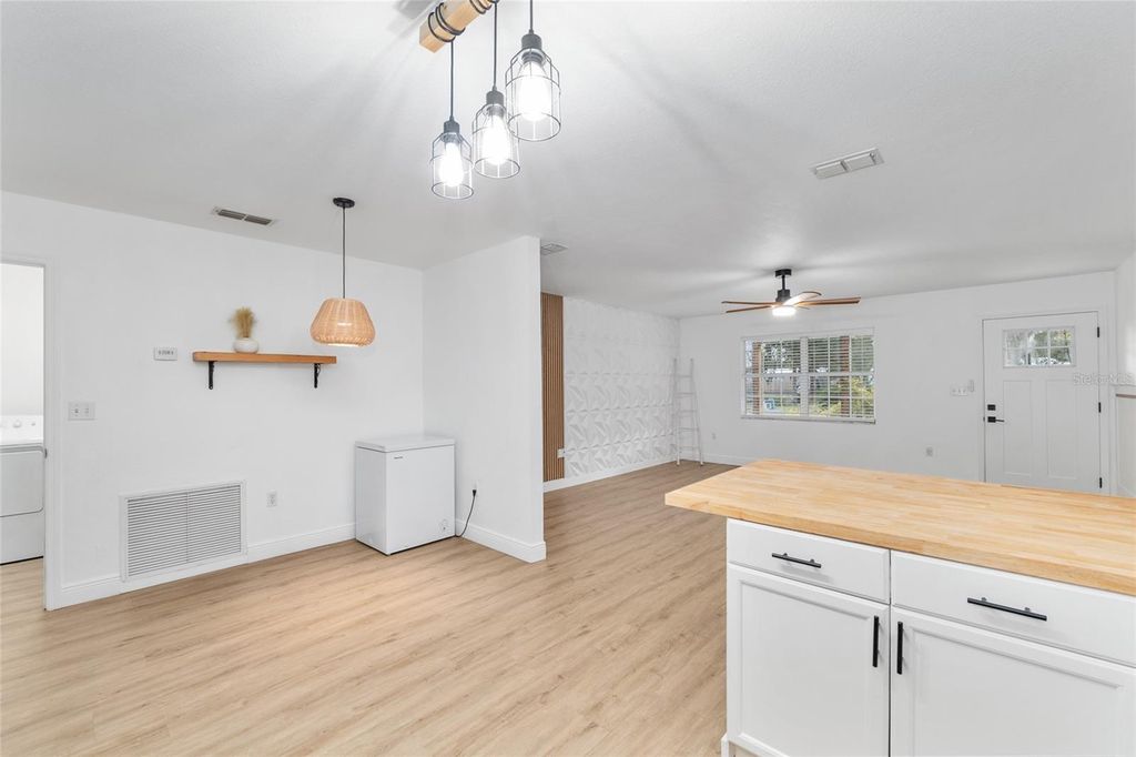 Image 16 of property listing at 1301 SW 4TH AVENUE, Trenton, FL 32693