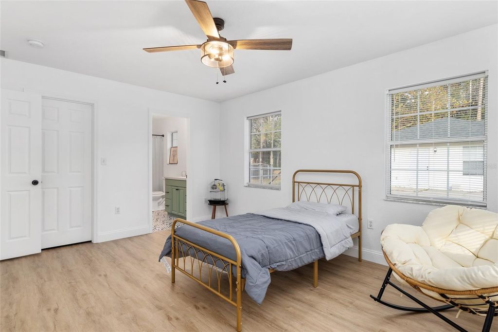 Image 19 of property listing at 1301 SW 4TH AVENUE, Trenton, FL 32693