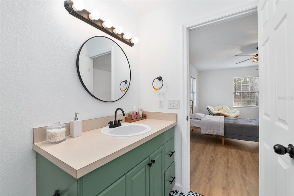 Image 22 of property listing at 1301 SW 4TH AVENUE, Trenton, FL 32693