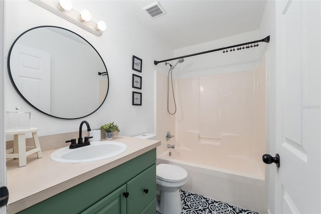 Image 26 of property listing at 1301 SW 4TH AVENUE, Trenton, FL 32693