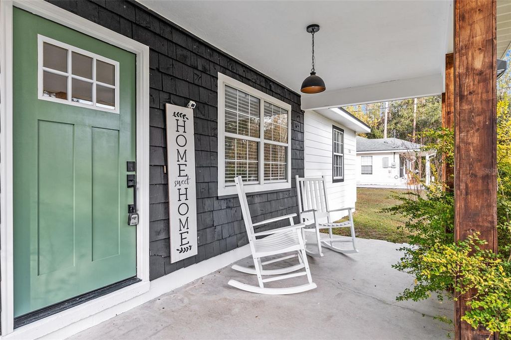 Image 5 of property listing at 1301 SW 4TH AVENUE, Trenton, FL 32693