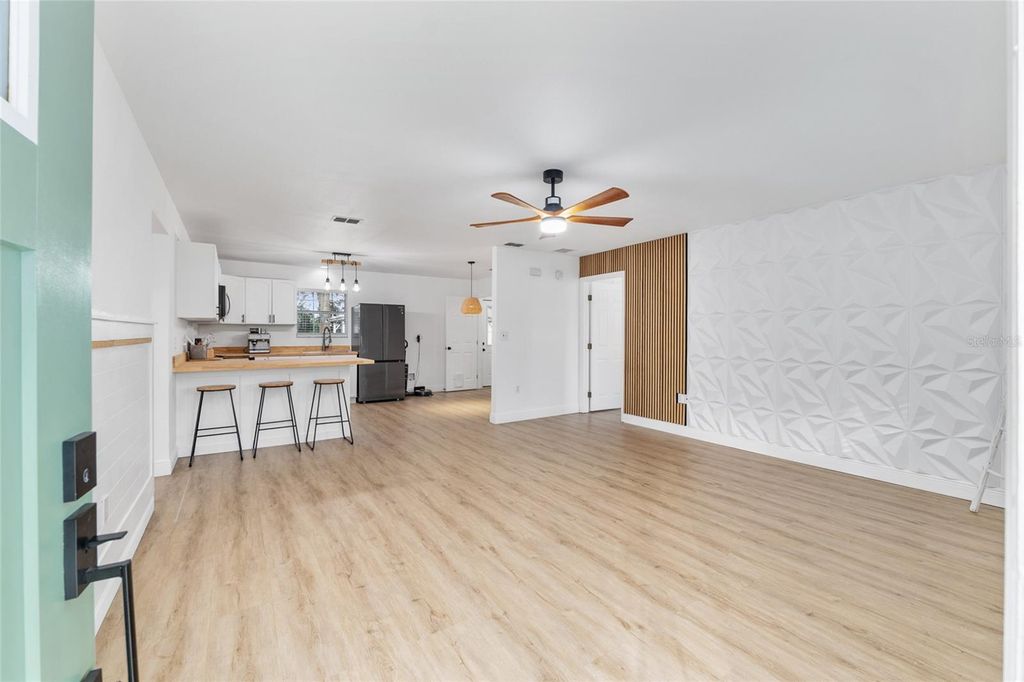 Image 6 of property listing at 1301 SW 4TH AVENUE, Trenton, FL 32693