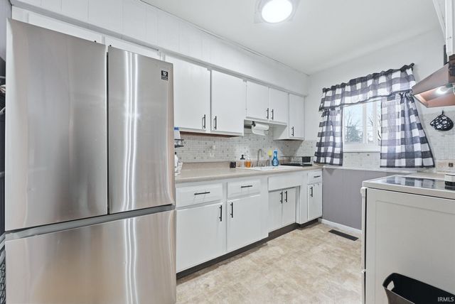 8220 Wyoming Pass, Fort Wayne, IN 46815