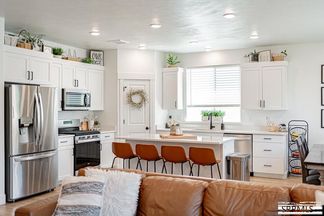 1462 N 805 E, Shelley, ID 83274