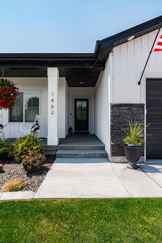 1462 N 805 E, Shelley, ID 83274