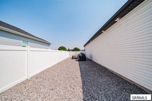 1462 N 805 E, Shelley, ID 83274