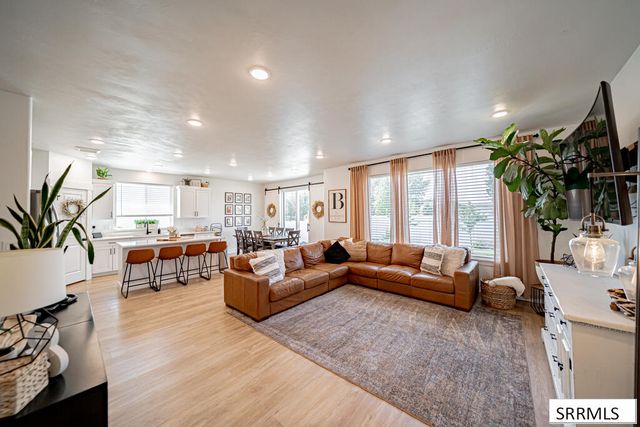 1462 N 805 E, Shelley, ID 83274