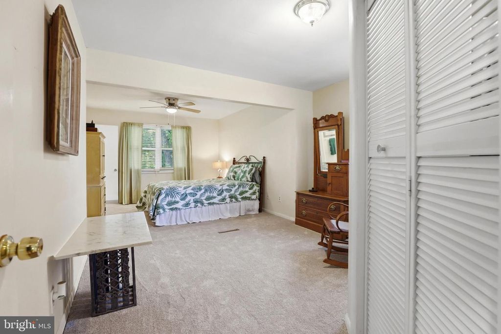 Image 19 of property listing at 735 WARREN DR, Annapolis, MD 21403