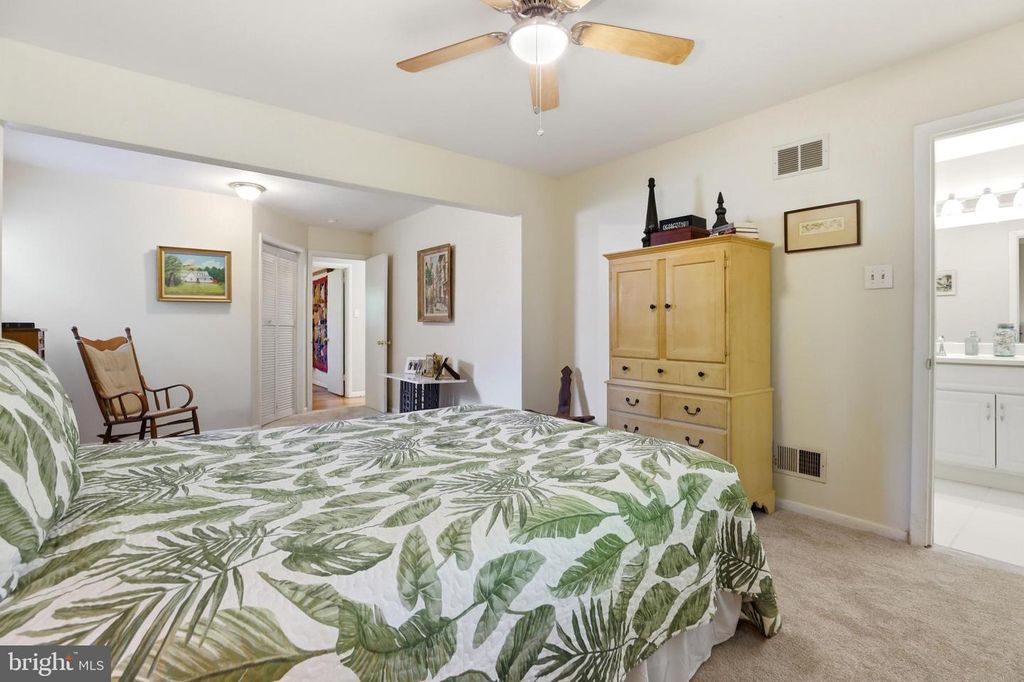 Image 23 of property listing at 735 WARREN DR, Annapolis, MD 21403