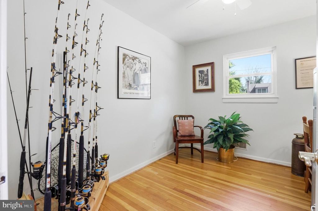 Image 27 of property listing at 735 WARREN DR, Annapolis, MD 21403