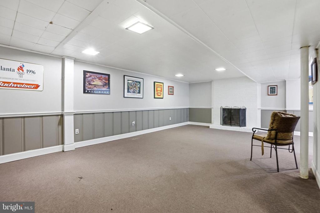 Image 30 of property listing at 735 WARREN DR, Annapolis, MD 21403