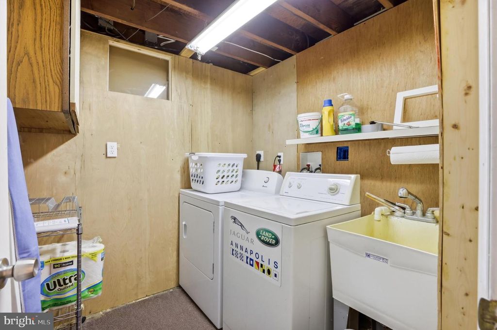 Image 36 of property listing at 735 WARREN DR, Annapolis, MD 21403