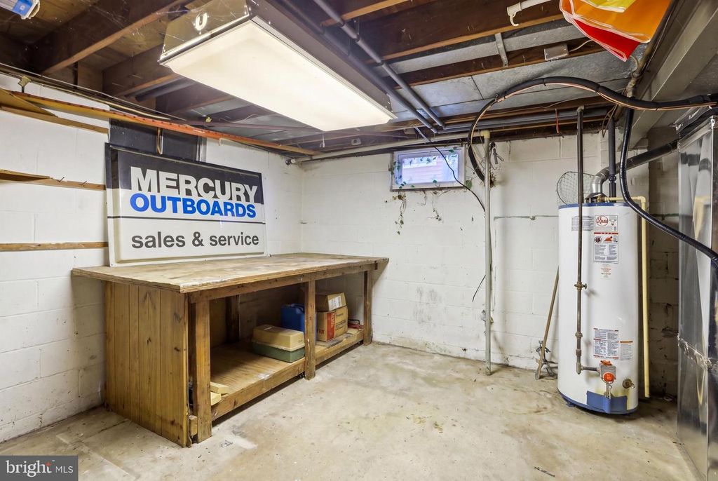 Image 37 of property listing at 735 WARREN DR, Annapolis, MD 21403