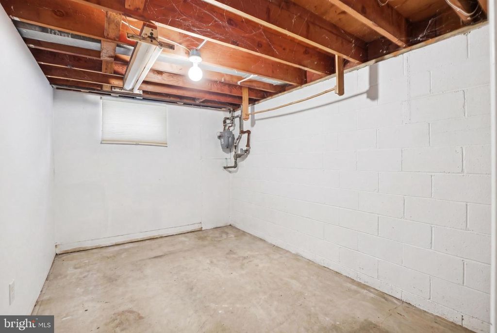 Image 38 of property listing at 735 WARREN DR, Annapolis, MD 21403