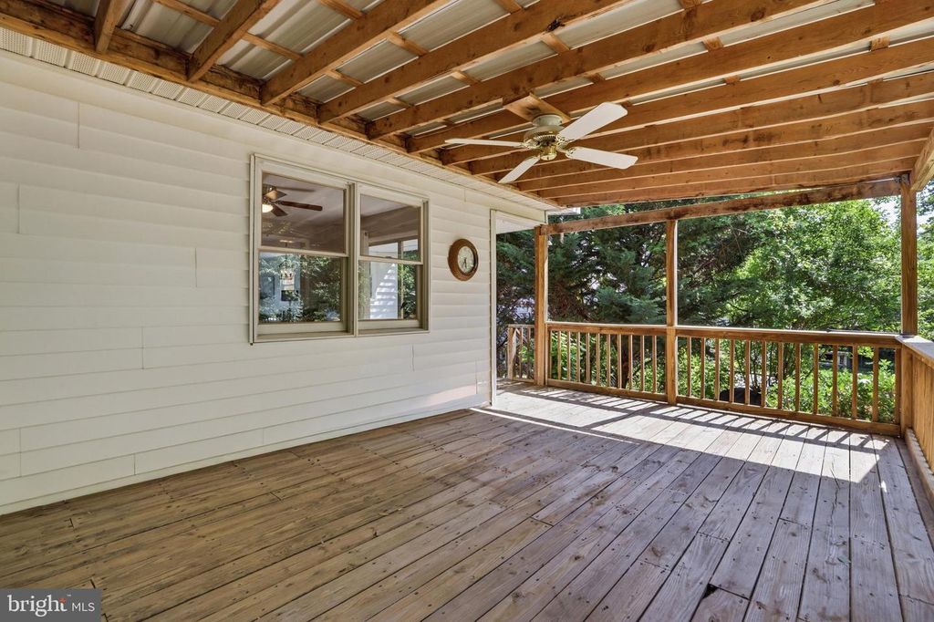 Image 41 of property listing at 735 WARREN DR, Annapolis, MD 21403