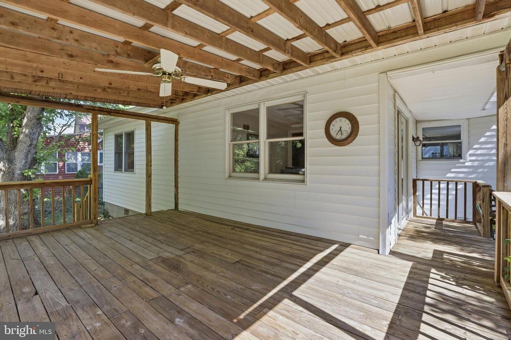 Image 42 of property listing at 735 WARREN DR, Annapolis, MD 21403