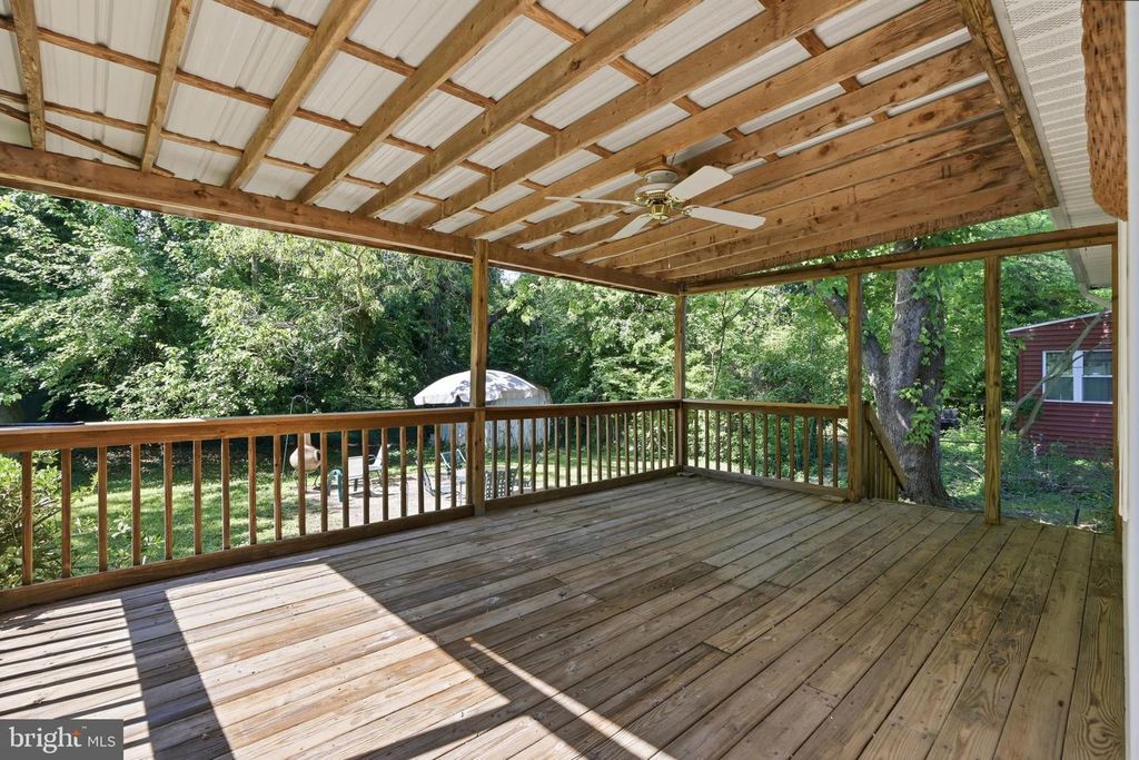 Image 43 of property listing at 735 WARREN DR, Annapolis, MD 21403