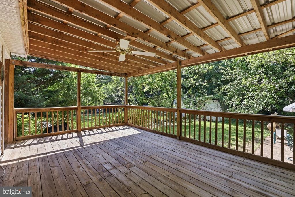 Image 44 of property listing at 735 WARREN DR, Annapolis, MD 21403