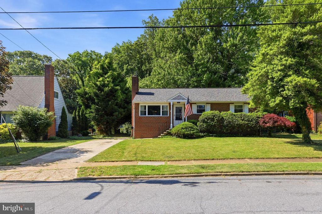Image 51 of property listing at 735 WARREN DR, Annapolis, MD 21403