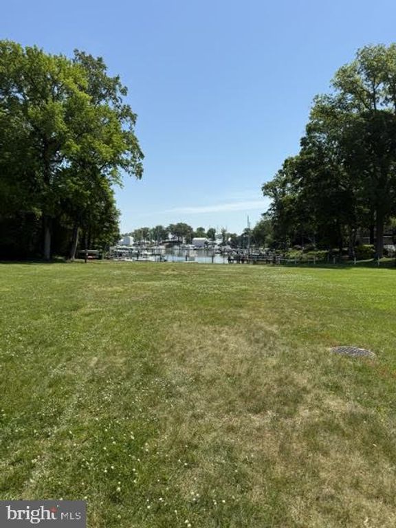 Image 54 of property listing at 735 WARREN DR, Annapolis, MD 21403