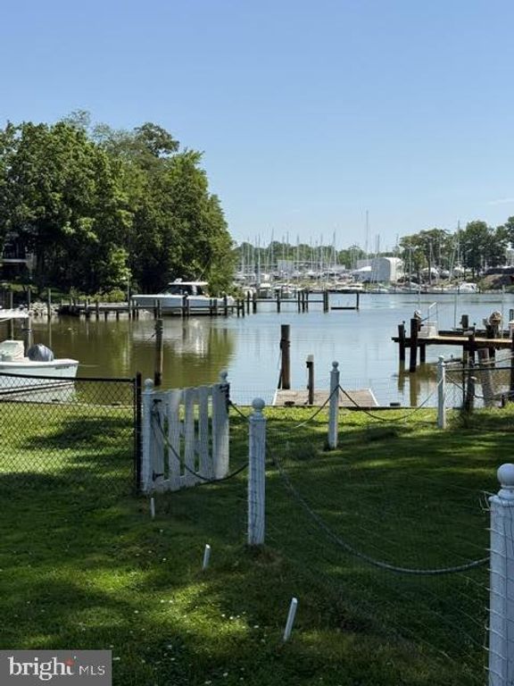 Image 55 of property listing at 735 WARREN DR, Annapolis, MD 21403