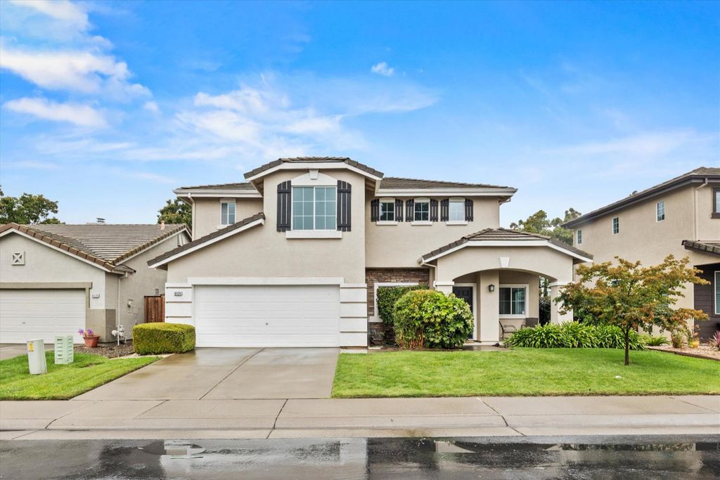 9424 Windrunner Ln, Elk Grove, CA 95758