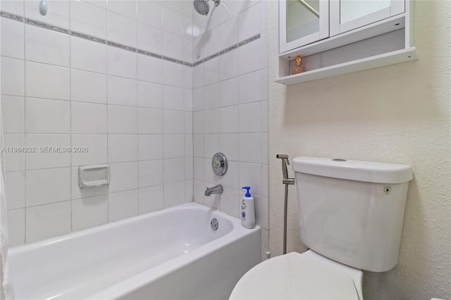 13758 SW 170th Ln, Miami, FL 33177