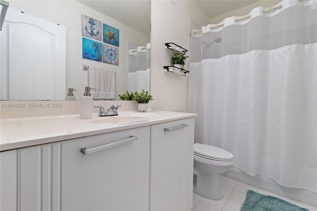 13758 SW 170th Ln, Miami, FL 33177