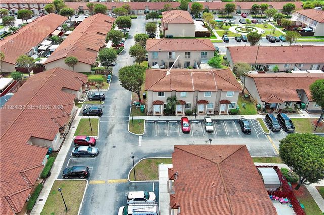 13758 SW 170th Ln, Miami, FL 33177