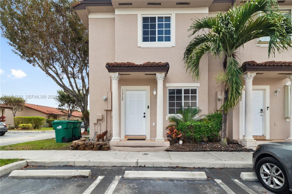13758 SW 170th Ln, Miami, FL 33177